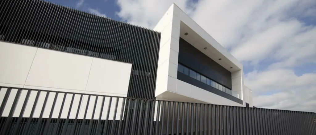 Cubierta metálica del telescopio SELF – IACTEC (La Laguna, Tenerife)